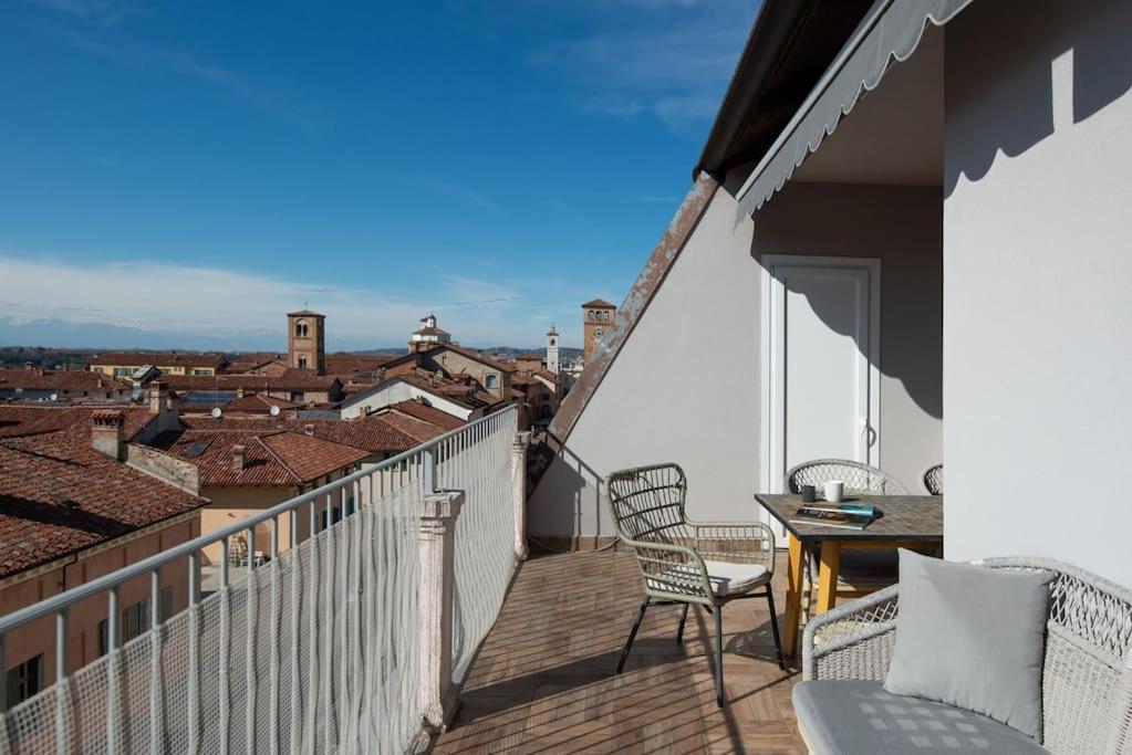 Casa No.Na - Attico Panoramico A Cherasco Exteriör bild